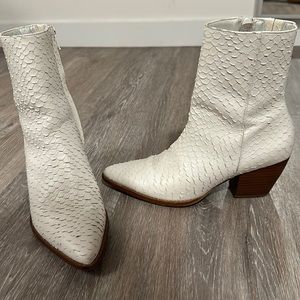 Matisse Caty Western Pointed Toe Bootie